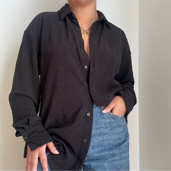 Dynamite Black Textured Button-Up Shirt - Picture 2 of 7